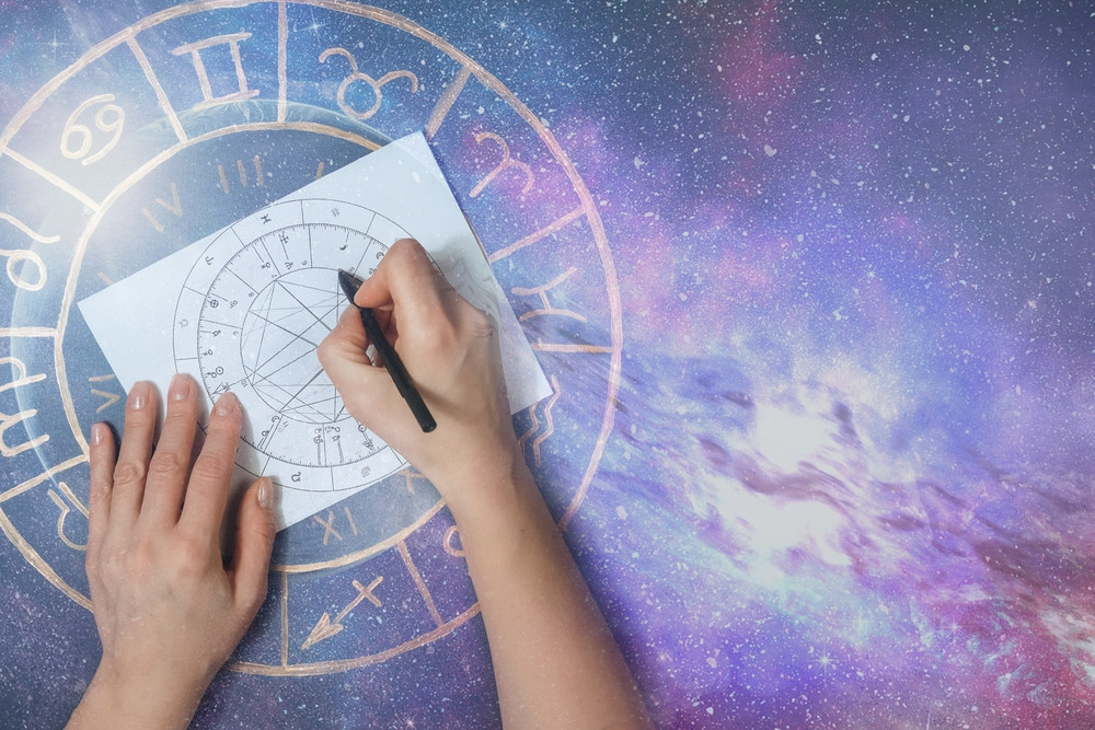 Astrologie: Foto: © Shyntartanya / shutterstock / #2119365374